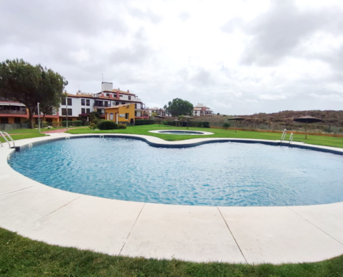 Piso en planta baja con terraza privada y garaje