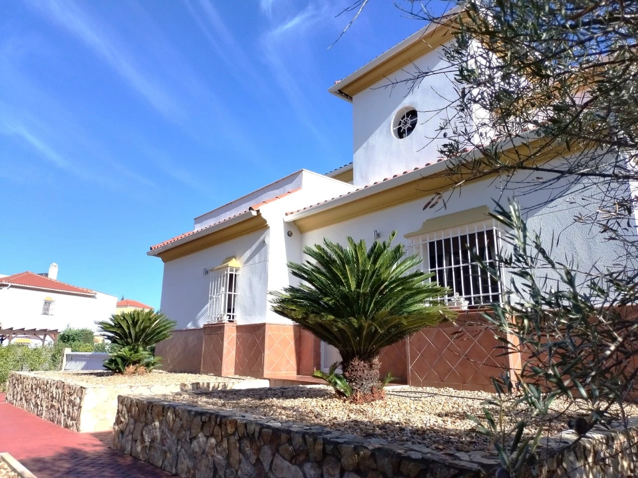 Piso en planta baja con terraza privada y garaje