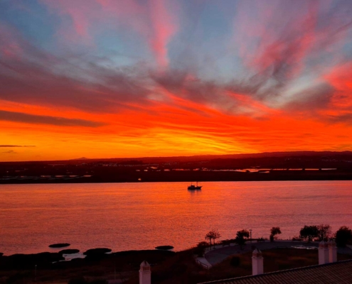 Casa en Ayamonte adosada con vistas al río. 3 plantas