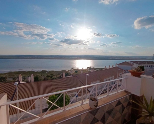 Casa en Ayamonte adosada con vistas al río. 3 plantas