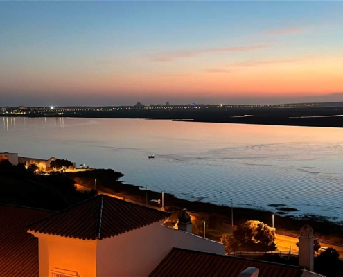 Casa en Ayamonte adosada con vistas al río. 3 plantas